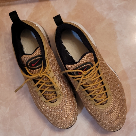 Limited Edition Nike Air Max - Picture 1 of 11